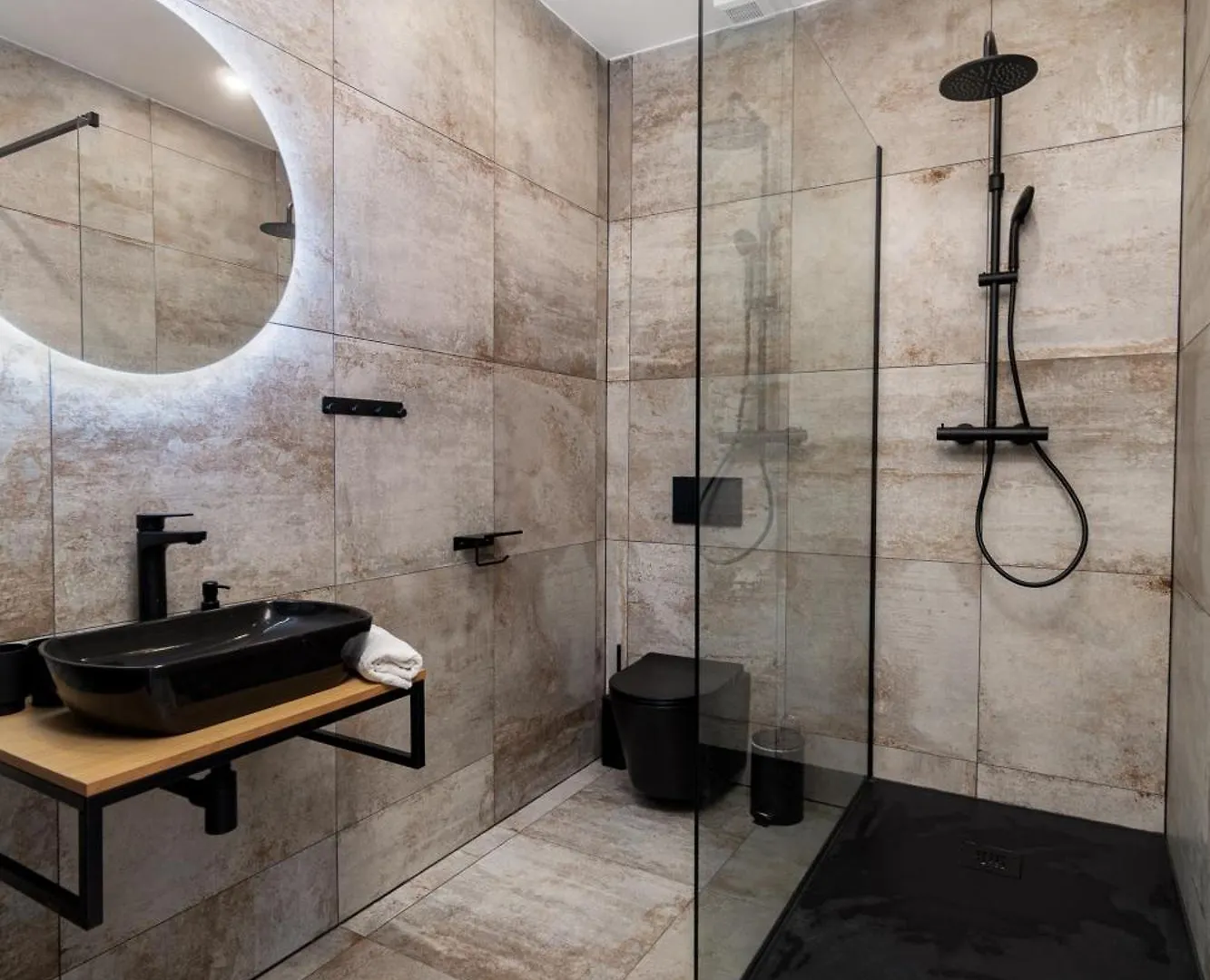 Beautiful Apartments With Parking In A Quiet Location Ostrava